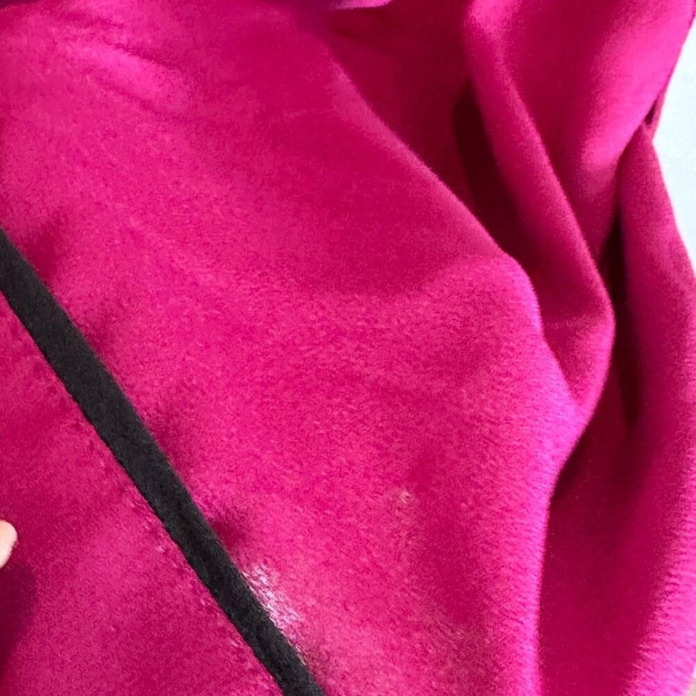 Gorgeous flowy blouse - raspberry! - Picture 13 of 15